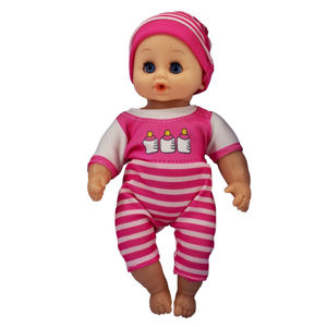 Imagen de Bebote con gorra y accesorios para comer