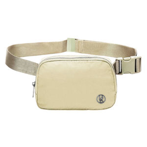 Imagen de Bandolera Ushas Con cierre bolsillos interiores Correa ajustable