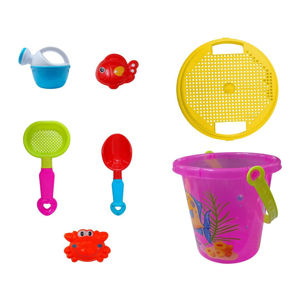 Imagen de Balde con accesorios para playa 7 pc.