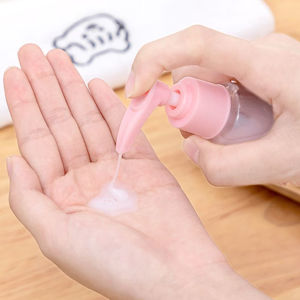 Imagen de Estuche de viaje con frascos y cajas